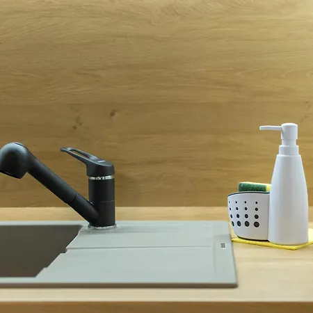 Apartmán 2br - Workspace With Elevator