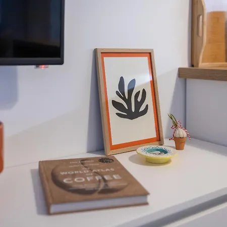 2br - Workspace With Elevator