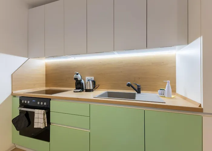 2br - Workspace With Elevator