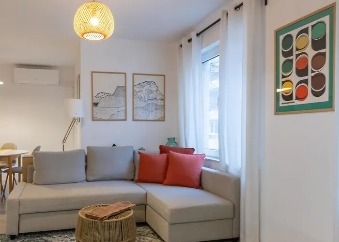 2br - Workspace With Elevator Lägenhet Varna