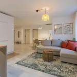 Apartament 2br - Workspace With Elevator