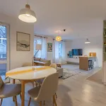 2br - Workspace With Elevator Apartament