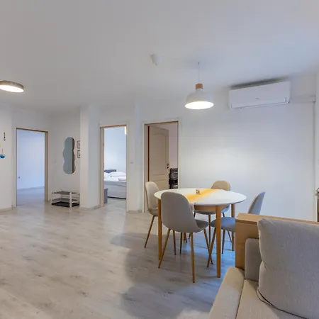 2br - Workspace With Elevator Apartament *