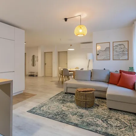 Appartement 2br - Workspace With Elevator