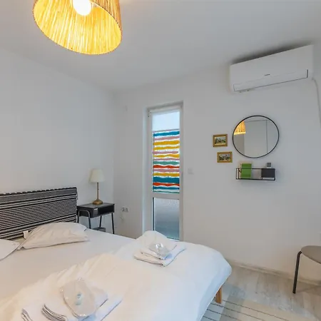 Appartement 2br - Workspace With Elevator