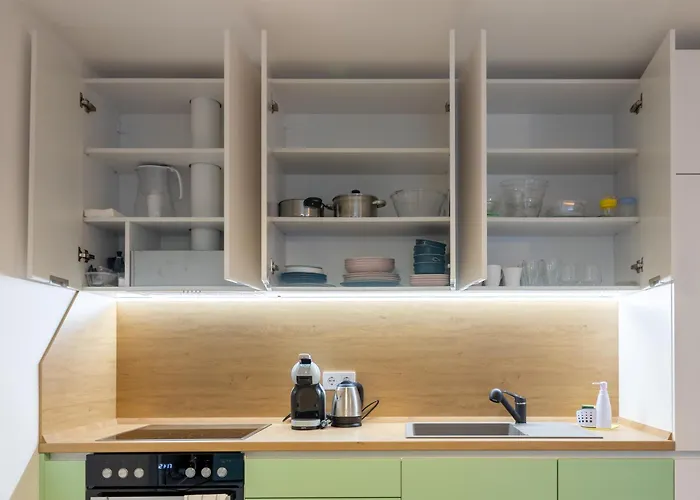 2br - Workspace With Elevator Warna