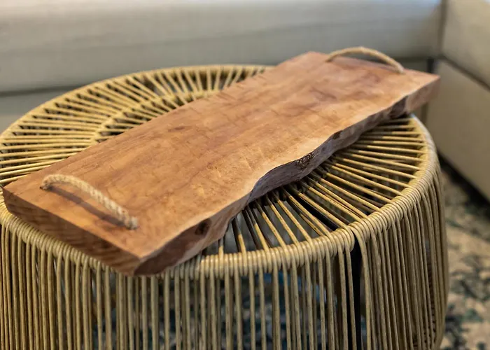 2br - Workspace With Elevator Apartament Warna